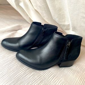 Clarks Ultimate Comfort Ankle Bootie Black Size 7.5